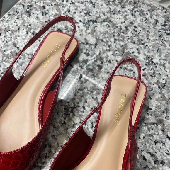Red Croc Sling Back Flats ❤️ - Picture 2 of 3